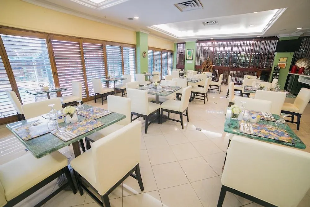 Courtleigh Hotel & Suites Kingston